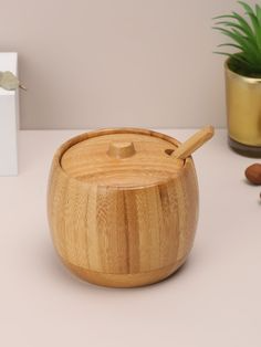 Sugar pot with spoon